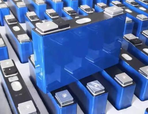 电芯.jpg 电芯.jpg